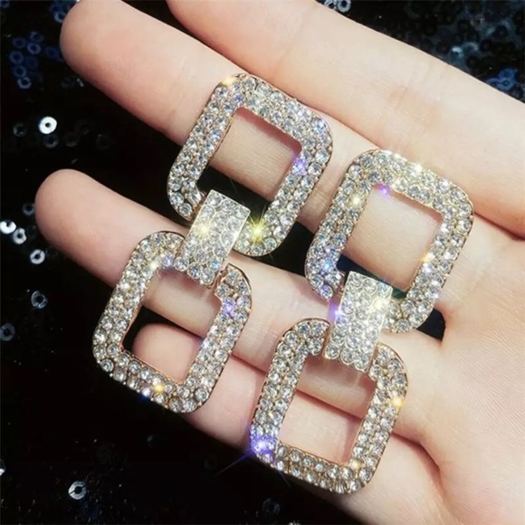 ✨GLITZ & GLAM✨SPARKLY EARRINGS-GOLD OR SILVER-DROP STUD EARRINGS - Picture 2 of 9